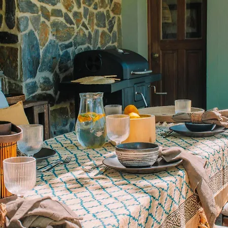 Just Like - Casa De Cimo De